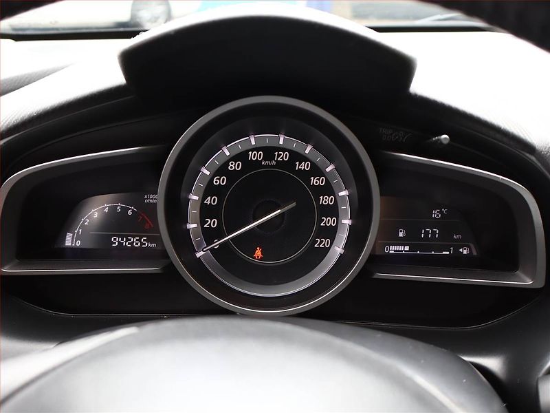 Mazda 2 (2015) 1.5 16V, Tempomat - fotka 9 z 15
