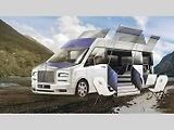 Rolls-Royce. Tady zašel pojem „kempingový minivan“ hodně daleko. Výtvor s designovými prvky Rolls-Roycu vypadá spíše jako mobilní zázemí vedoucích automobilky.