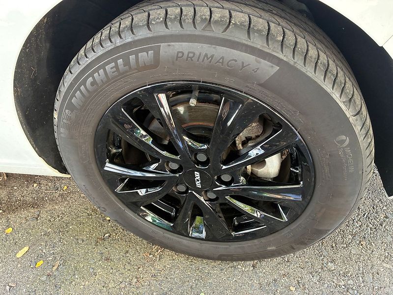 Hyundai i30 1.0 T-GDi 88 kW Fastback ČR - fotka 19 z 22