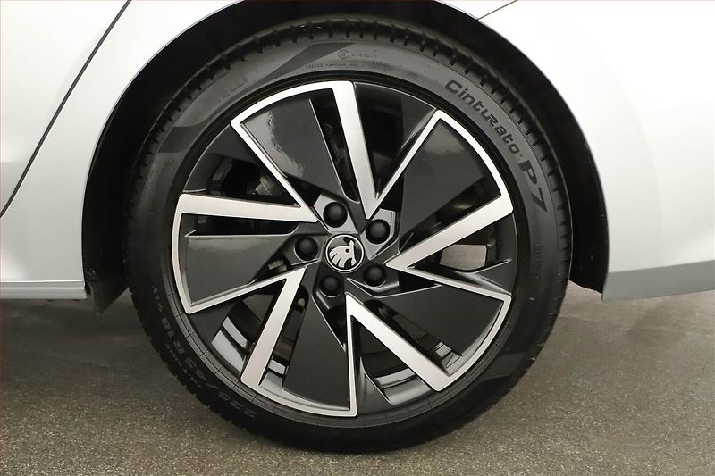 BMW X2 (2024) sDrive20i - fotka 20 z 20