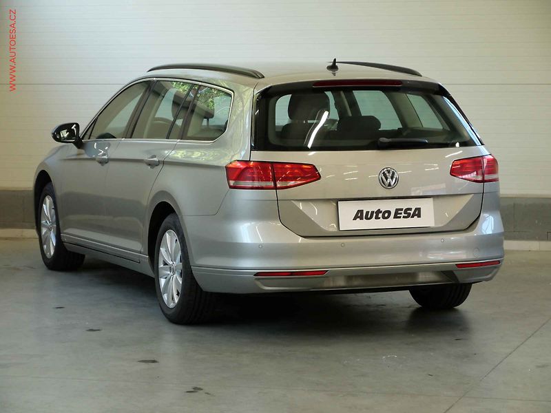 Volkswagen Passat (2015) 2.0 TDi, Comfortline, DSG - fotka 6 z 20