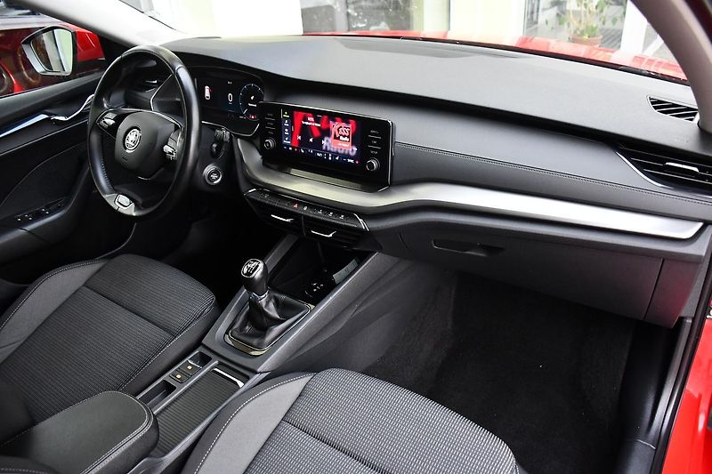 Škoda Octavia 1.5TSi ČR 1M Ambition - fotka 18 z 41