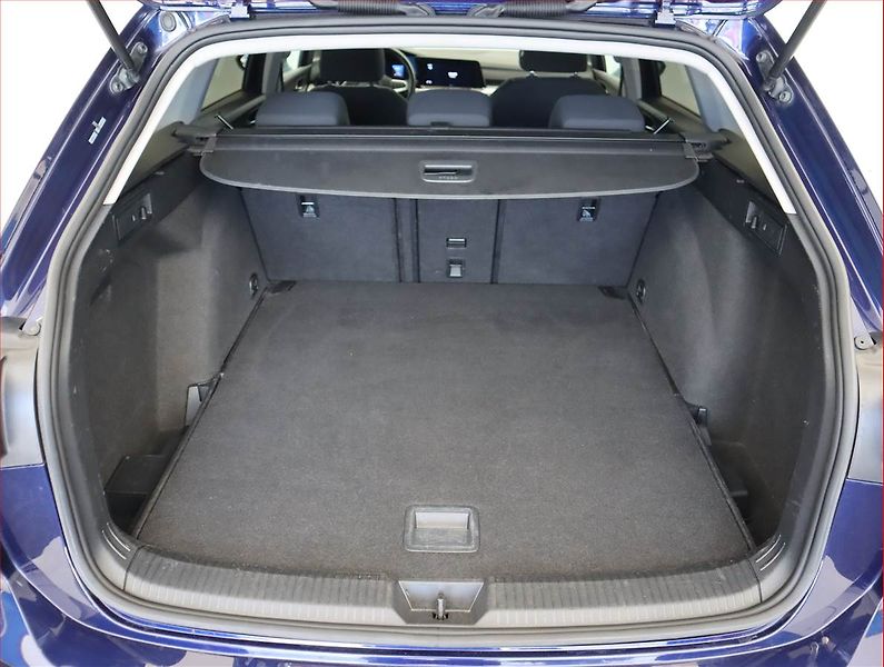 Volkswagen Golf (2022) Life 2.0 TDI, Serv.kniha, Navi - fotka 14 z 18
