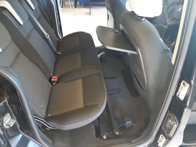 Renault Kangoo 1.5 DCI GRAND 7 MÍST - fotka 16 z 18