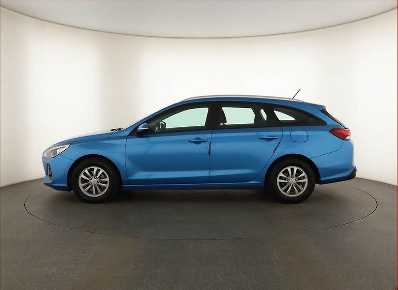 Hyundai i30 (2018) Comfort 1.0 T-GDI, Serv.kniha - fotka 3 z 13