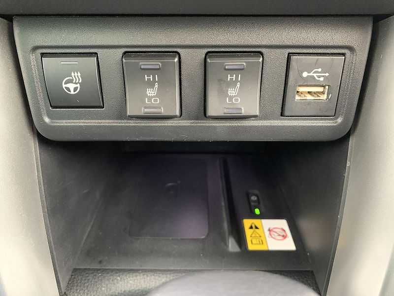 Toyota Corolla Cross STYLE TECH 2.0 HEV 143kW AT - fotka 23 z 32