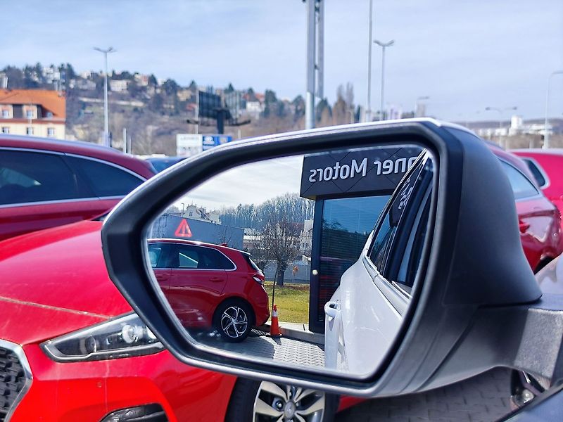 Hyundai Tucson 1.6CRDI/100kW SmartNav DCT 4X4 - fotka 14 z 32