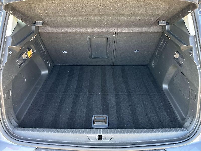 Opel Grandland X (2020) 1.6 Turbo PHEV 4x4 Automat - fotka 28 z 33