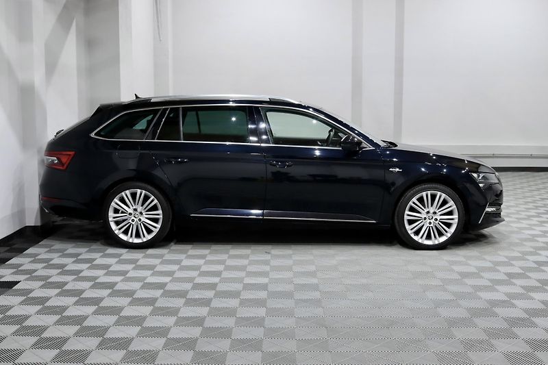 Škoda Superb 3 FL 2.0 TSI 140 kW DSG L&K - fotka 4 z 59