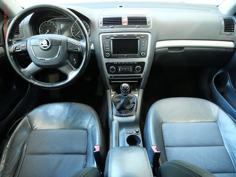 Škoda Octavia (2009) 1.9tdi, Elegance - fotka 8 z 20