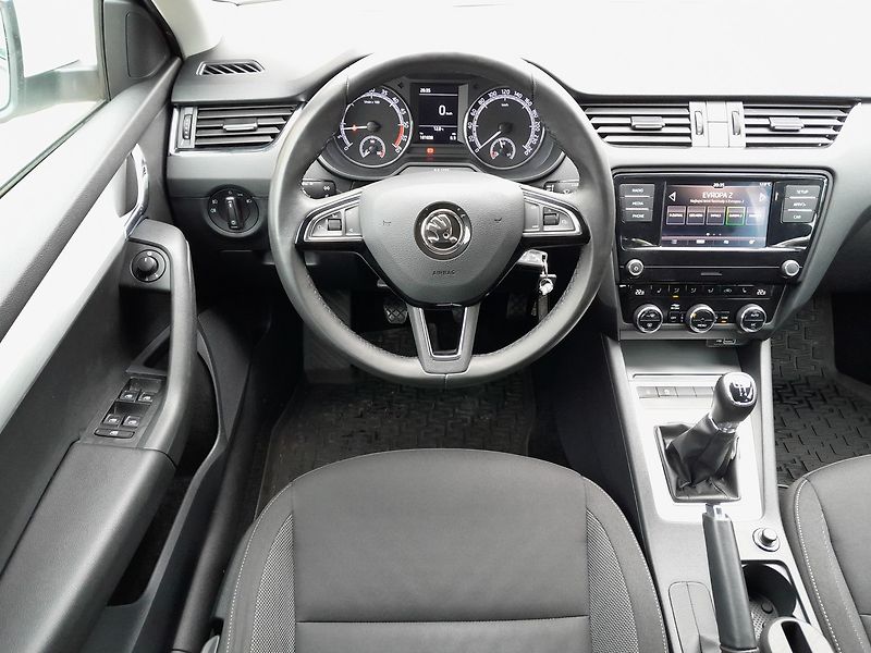 Škoda Octavia 1.6 TDI 85 kW - fotka 22 z 27