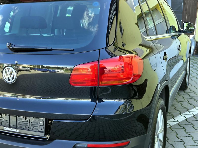 Volkswagen Tiguan 1,4TSI SPORT *SERV.KNÍŽKA*    - fotka 13 z 43
