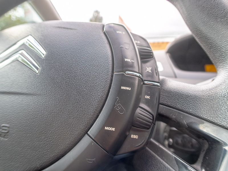 Citroën Grand C4 Picasso (2008) ČR 1.6HDI 80KW – 7SEDADEL - fotka 15 z 41