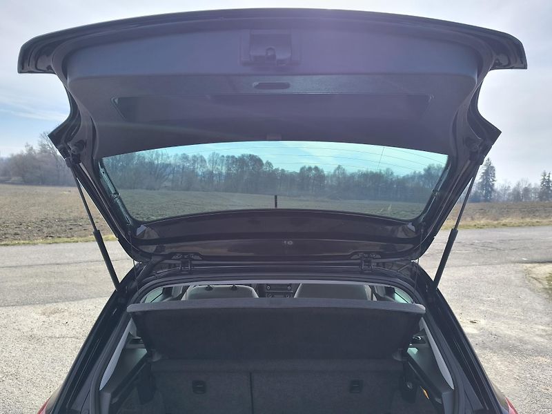 Volkswagen Polo (2011) 1.6 TDI,PRVNÍ MAJITEL,SERVISKA - fotka 15 z 40