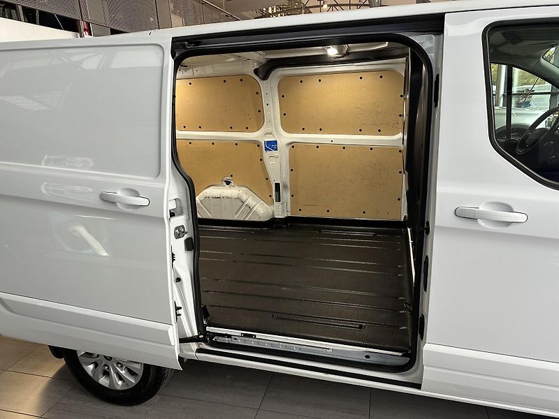 Ford Transit Custom Titanium L1 2.0 EB 130k VAN  - fotka 10 z 25