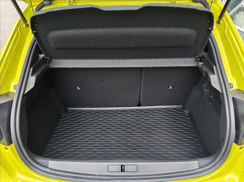 Peugeot 208 1,2 208 Style Hybrid 110 e_DCS - fotka 9 z 15