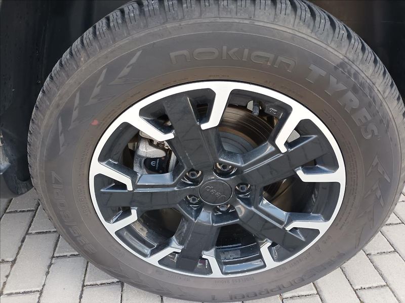 Jeep Compass 1,3 PHEV 132kW,TRAIL HAWK - fotka 26 z 50