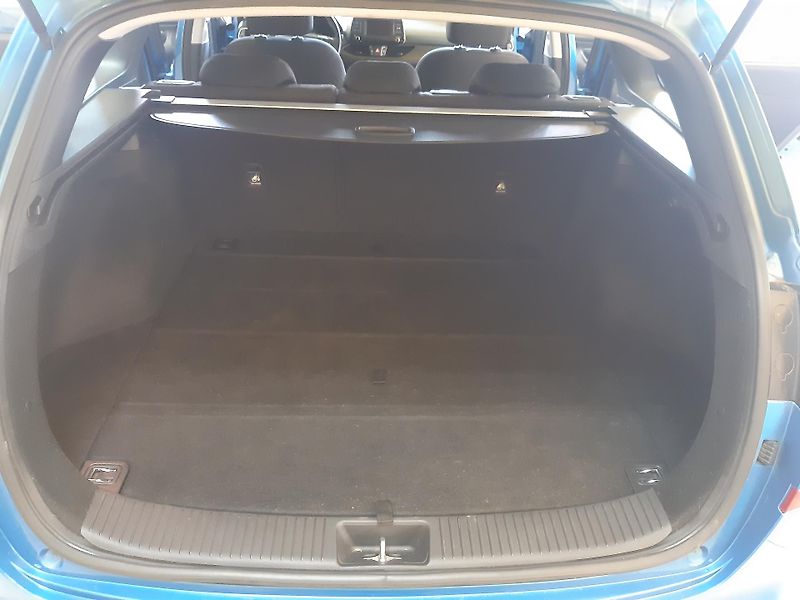 Hyundai i30 1.0 T-GDI Combi 88KW 62000km!! - fotka 20 z 22