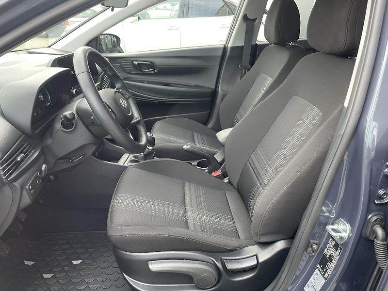 Hyundai i20 WAVE 1.2i 58 kW - fotka 10 z 23
