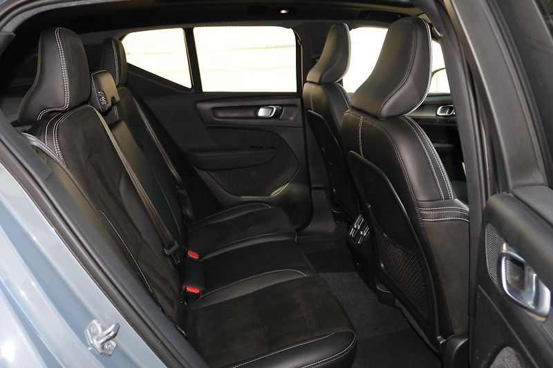 Volvo XC40 (2021) Recharge Pro, Twin motor (AWD) - fotka 9 z 25