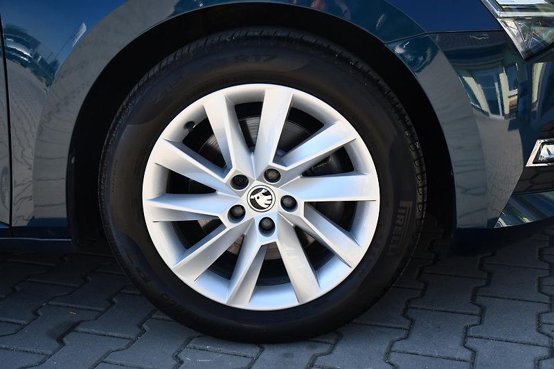 Škoda Superb 1,5TSi STYLE - fotka 52 z 57