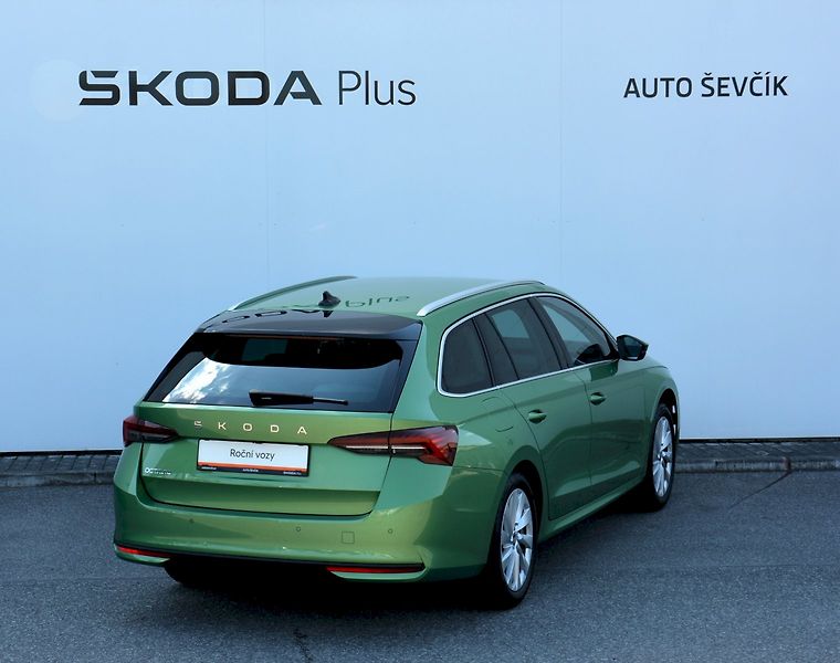 Škoda Octavia (2025) Combi 1.5 TSI 110 kW TOP Selec - fotka 2 z 26