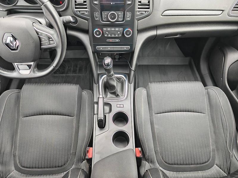 Renault Mégane Authentique 1.4 - fotka 9 z 23