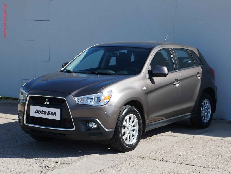 Mitsubishi ASX (2013) 1.8 Di-D 4x4, 1.maj,ČR - fotka 3 z 16