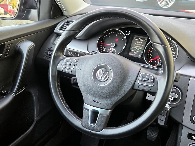 Volkswagen Passat TDi SERV.KNIHA - PERF.STAV     - fotka 32 z 46