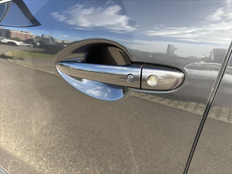Mazda CX-5 2,0 i 4x4 Revolution TOP STAV - fotka 41 z 46