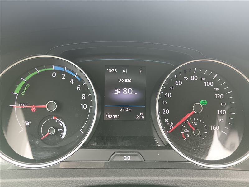 Volkswagen e-Golf 0,0 VII  electric drive - fotka 21 z 21