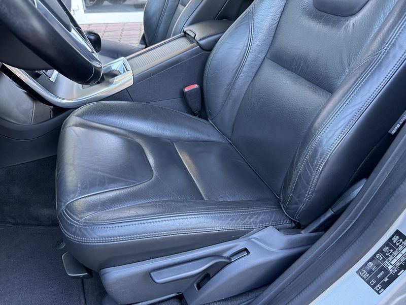 Volvo S60 D3 - fotka 16 z 24