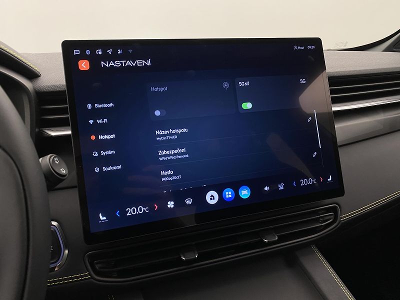 Lynk & Co 01 CORE PHEV AUT CZ 1.maj - fotka 65 z 72