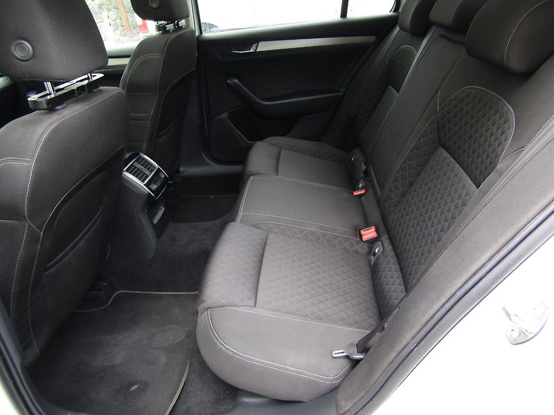 Škoda Superb (2016) 1.6 TDI 88kW - fotka 23 z 38