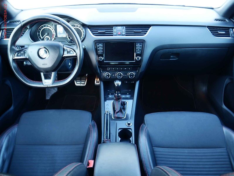 Škoda Octavia (2015) 2.0 TDi, RS Challange, DSG - fotka 8 z 20