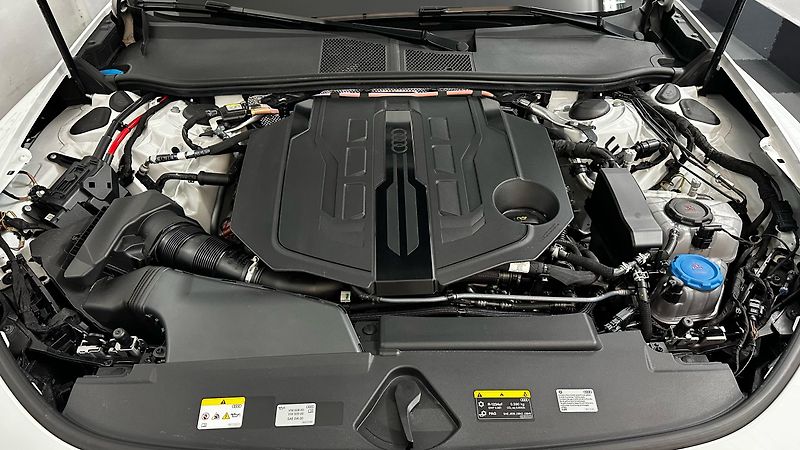 Audi A6 S-LINE / ZÁRUKA / TOP STAV - fotka 46 z 51