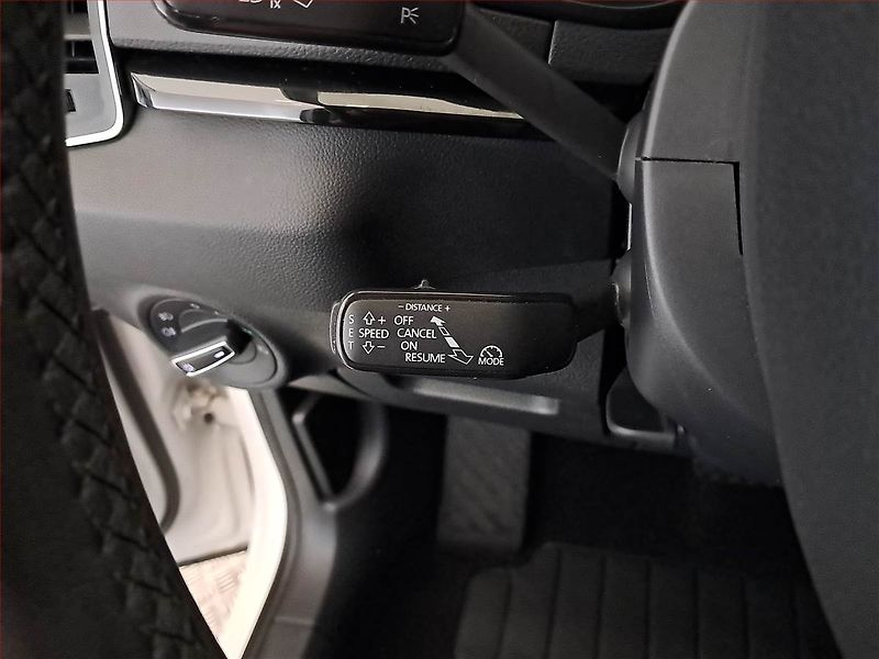 Škoda Karoq (2018) Style 1.6 TDI, Automat, Navi - fotka 21 z 24