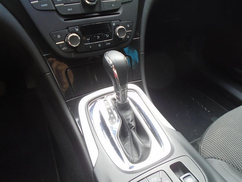 Opel Insignia (2011) 2.0 CDTi Combi 4X4 Automat - fotka 16 z 16