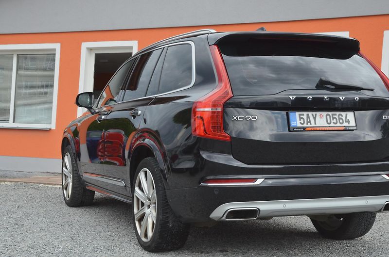 Volvo XC90 (2016) D5 // REZERVOVÁNO // - fotka 10 z 47