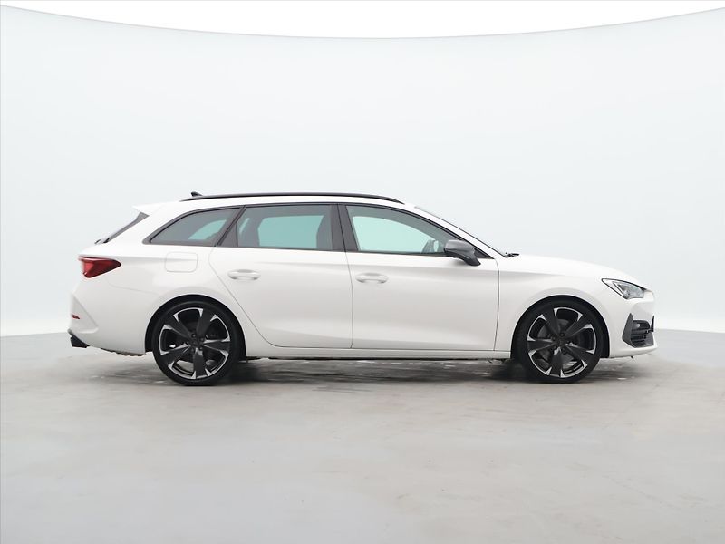 Cupra Leon 2,0 TSI 221kW DSG VZ DPH - fotka 8 z 31