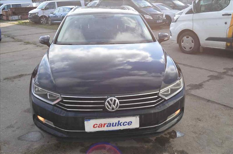 Volkswagen Passat (2015) VARIANT 2,0 TDI DSG - fotka 2 z 21