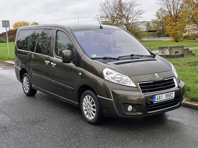 Peugeot Expert Tepee (2014) 2.0 HDI 120Kw Motor 3válce - fotka 11 z 28