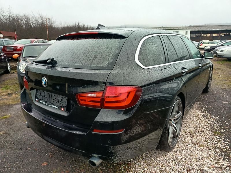 BMW Řada 5 (2011) 535i xDrive - fotka 18 z 50