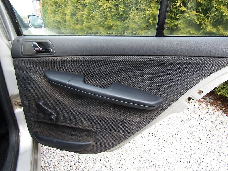 Škoda Fabia (2004) 1.4 TDI 55kW - fotka 23 z 36