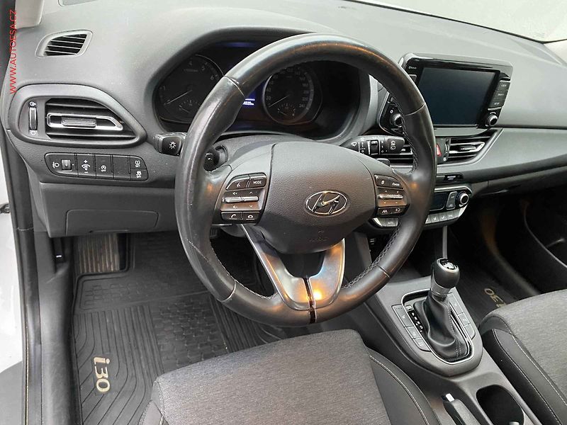 Hyundai i30 (2023) 1.5T-GDi, ČR, AT, LED, kamera - fotka 12 z 18