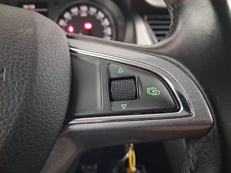 Škoda Rapid (2014) Spaceback 1.2 TSI - fotka 19 z 21