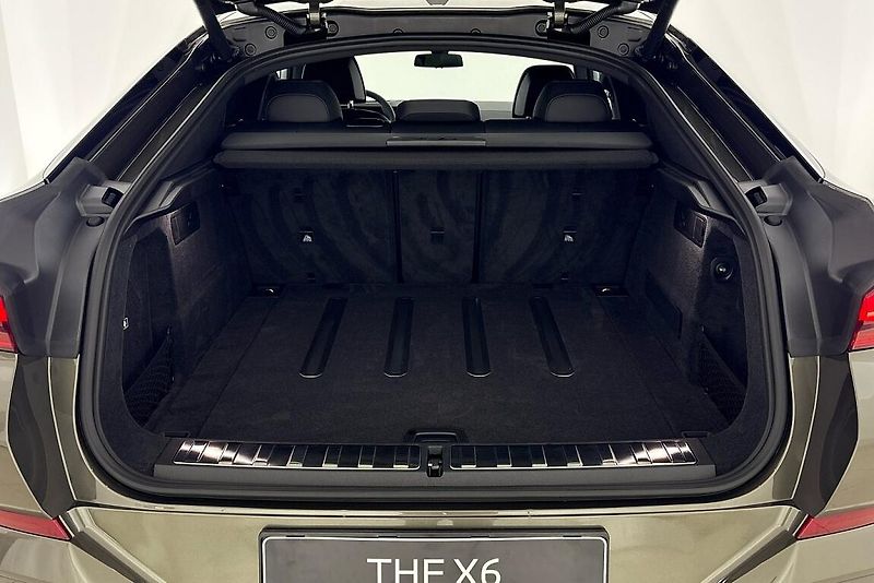 BMW X6 xDrive40d - fotka 10 z 28