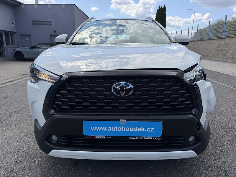 Toyota Corolla Cross 1,8i hybrid automat navigace - fotka 8 z 21