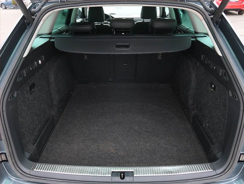 Škoda Superb (2019) Ambition Plus 2.0 TDI, Automat - fotka 14 z 25