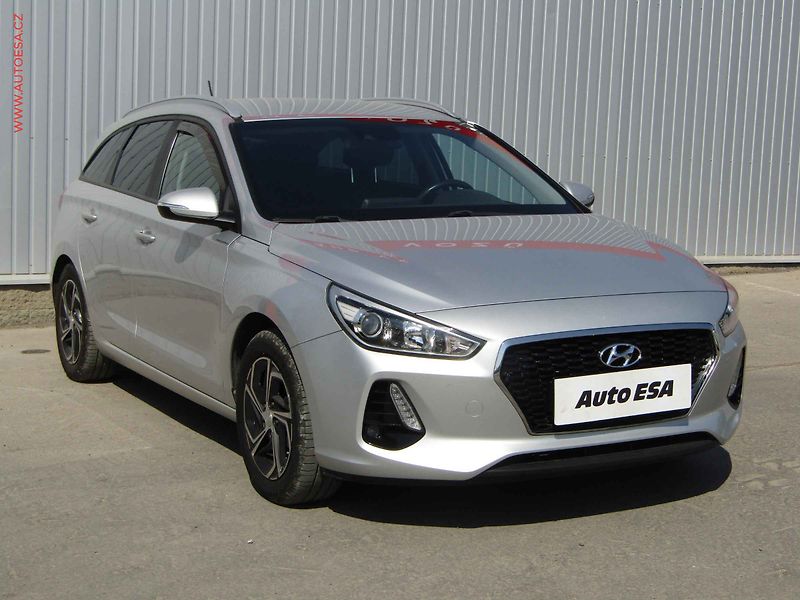 Hyundai i30 (2018) 1.4 T-GDi, 2.maj,ČR, AC - fotka 1 z 18